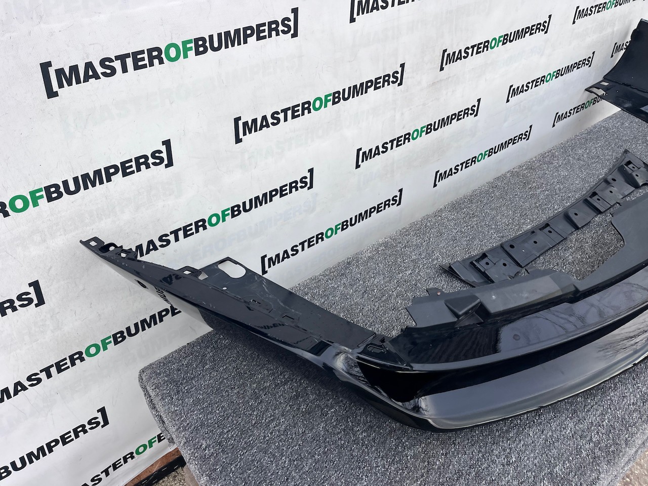 Range Rover Vouge Mhev Suv 2022-2026 Rear Bumper 6 Pdc Genuine [p565]