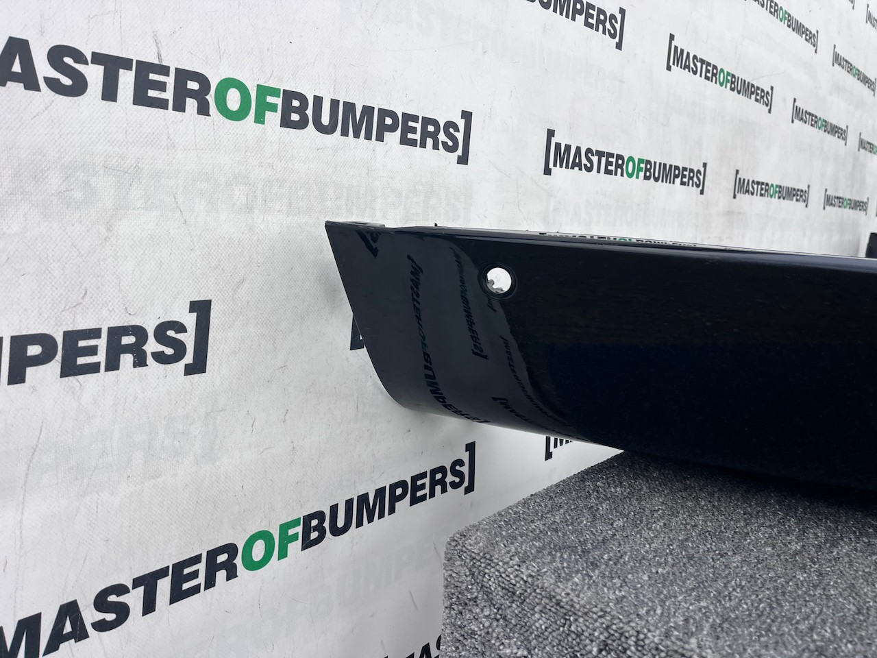 Range Rover Vouge Mhev Suv 2022-2026 Rear Bumper 6 Pdc Genuine [p565]