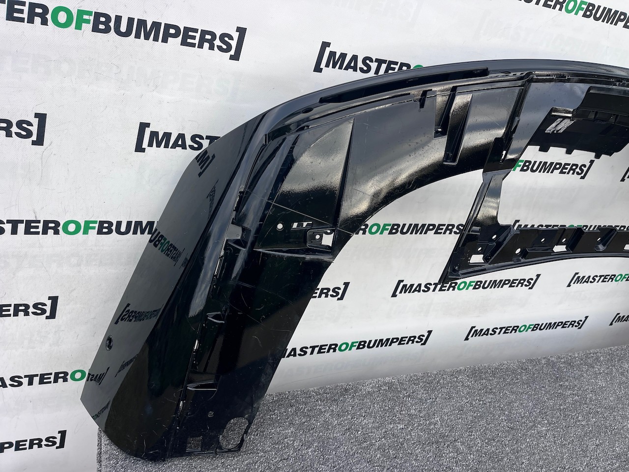 Range Rover Vouge Mhev Suv 2022-2026 Rear Bumper 6 Pdc Genuine [p565]