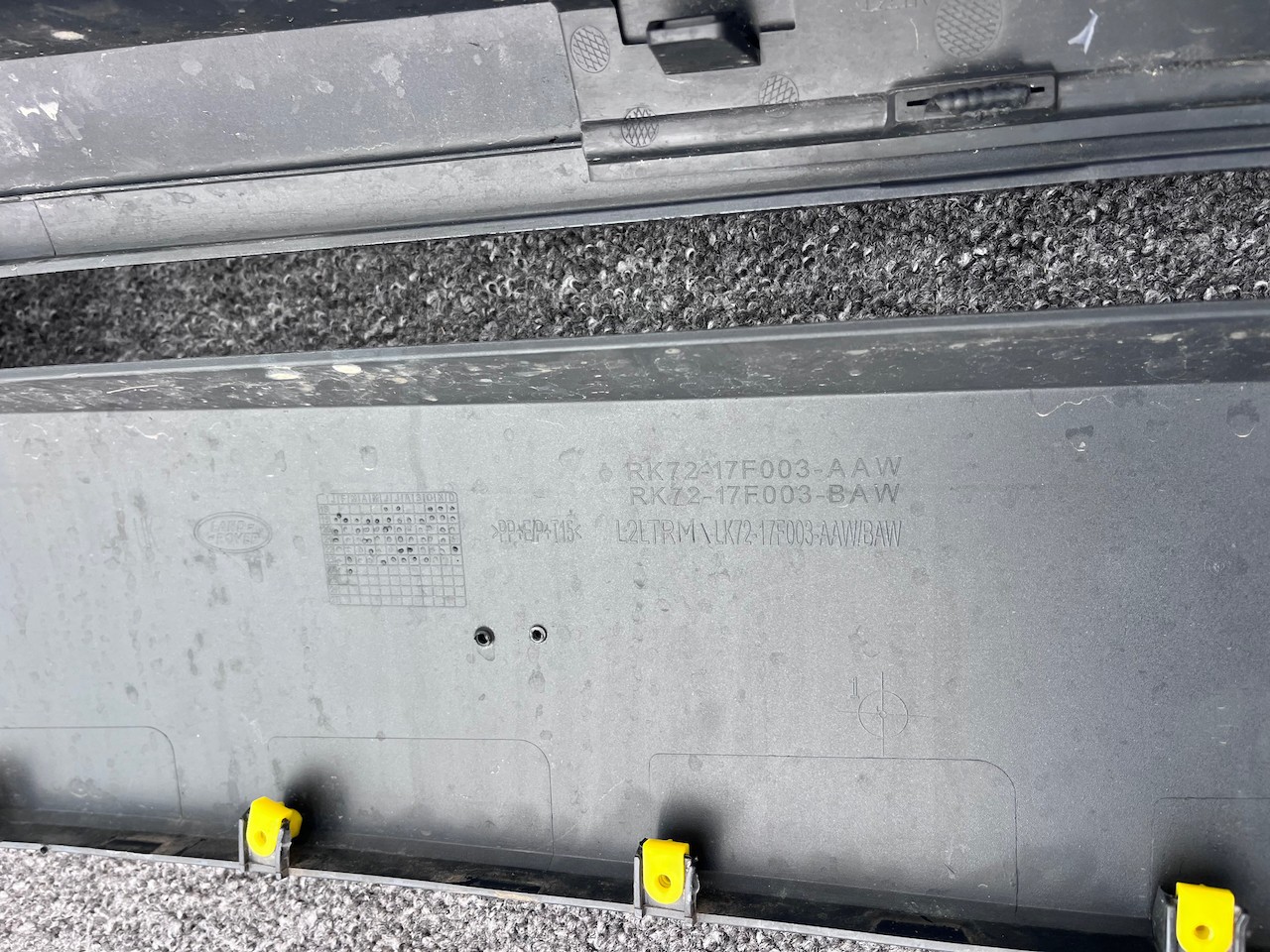 Land Rover Discovery Sport Dynamic Hse 2023-2026 Front Bumper Genuine [p571]