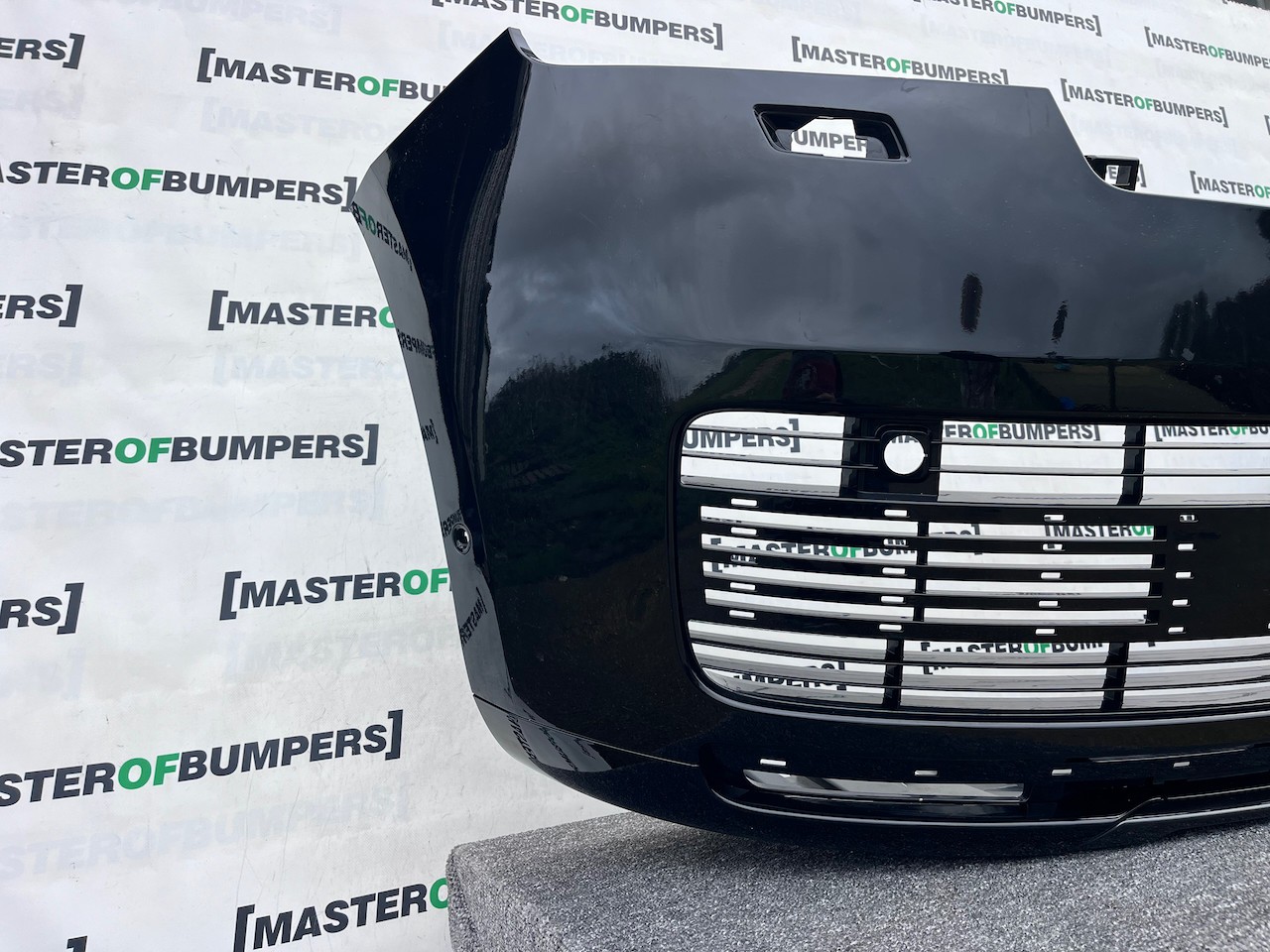 Range Rover Vouge Sv Autobiography 2021-2025 Front Bumper 6 Pdc Genuine [p596]