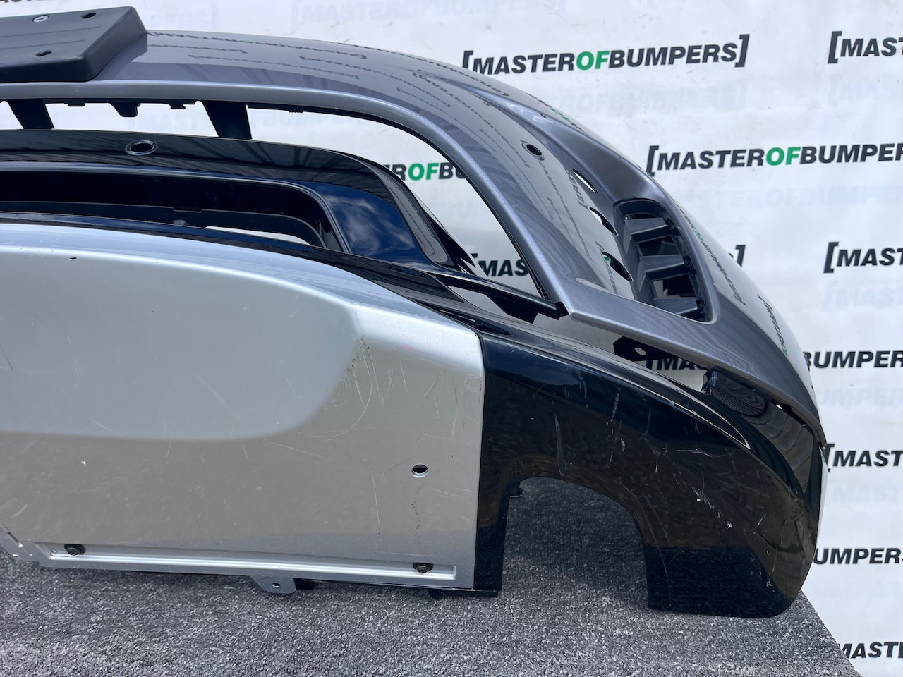 Land Rover Discovery R-dynamic Hse 2021-2024 Front Bumper 6 Pdc Genuine [p618]