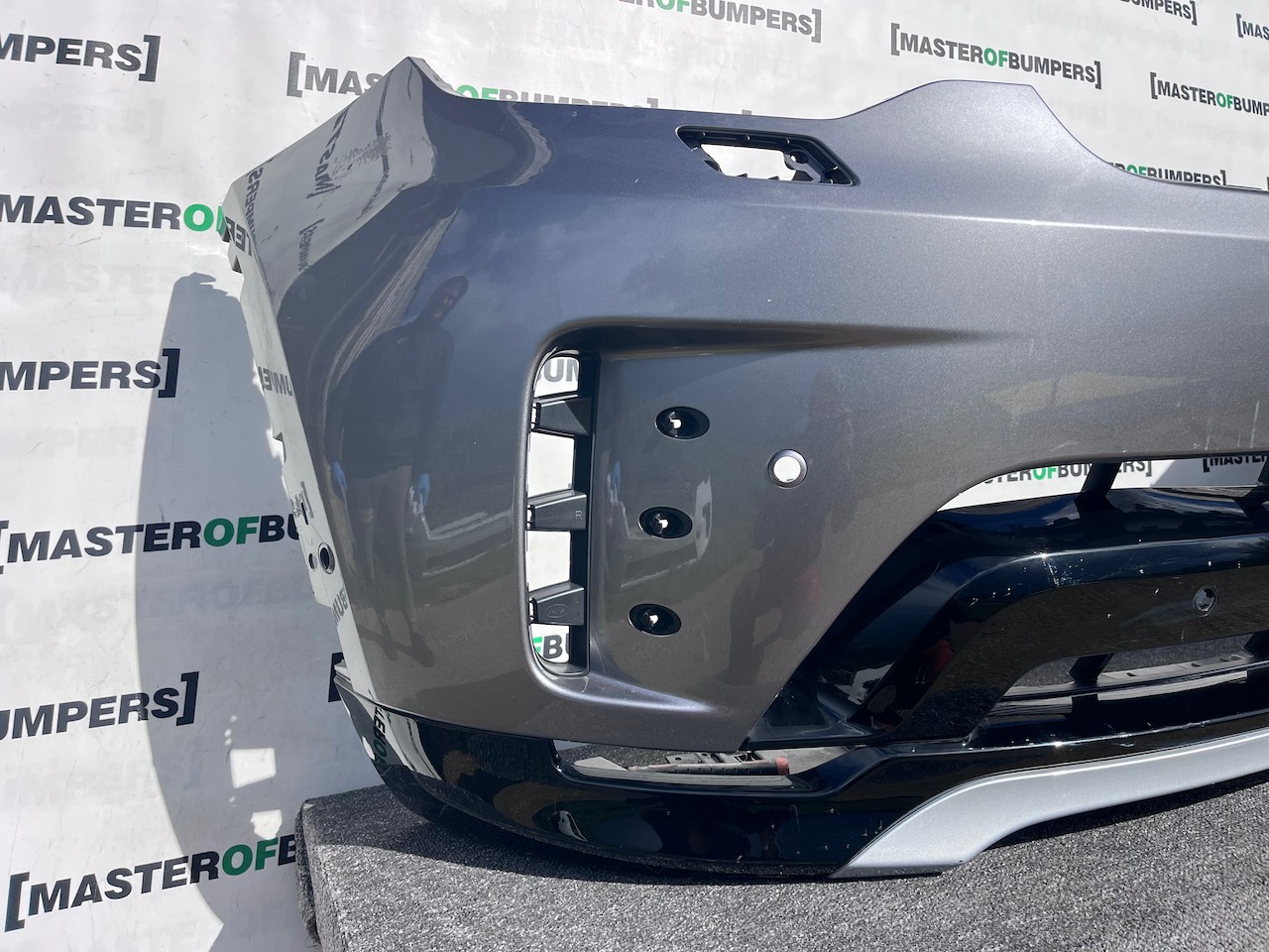 Land Rover Discovery R-dynamic Hse 2021-2024 Front Bumper 6 Pdc Genuine [p618]