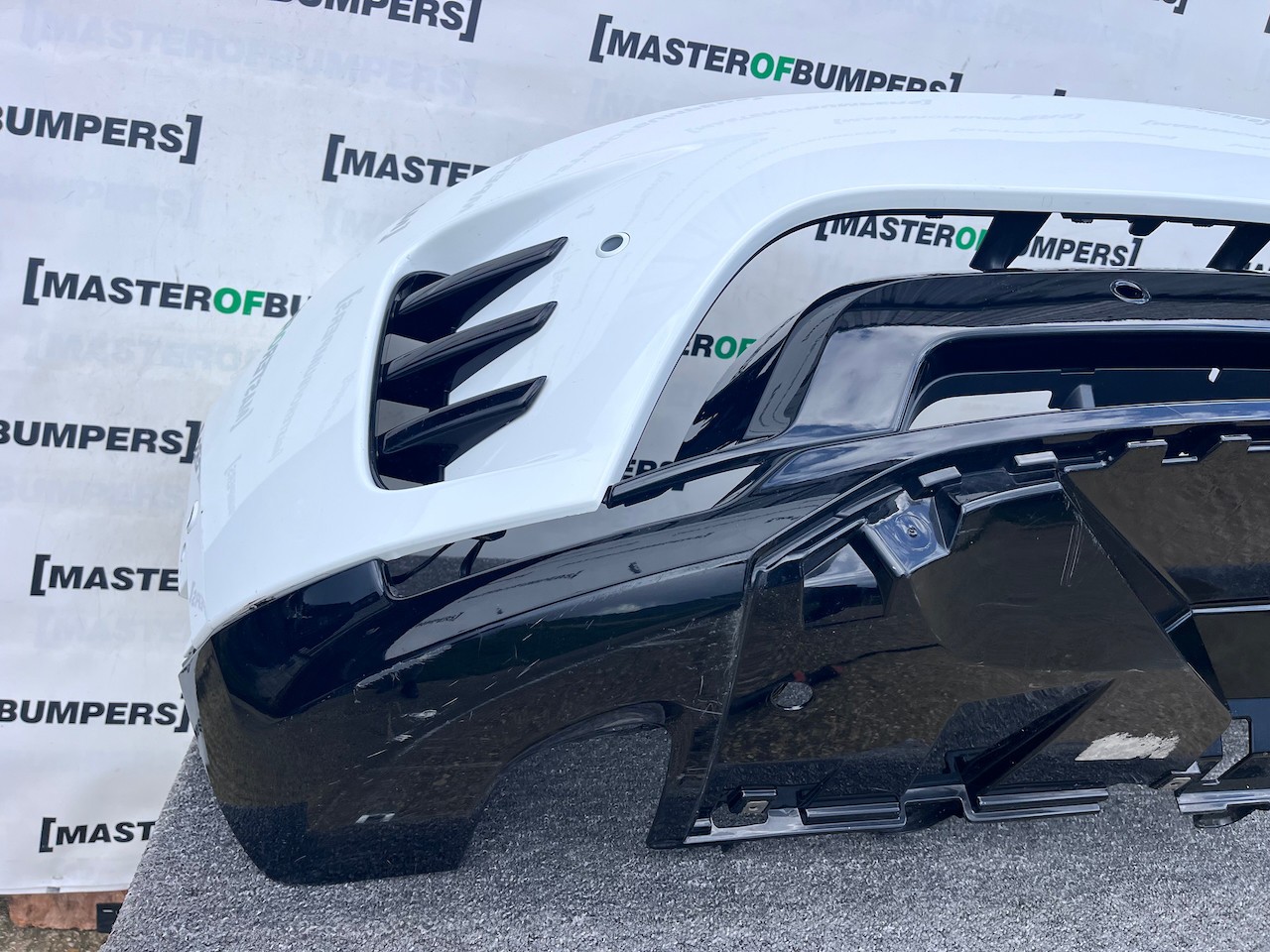 Land Rover Discovery R-dynamic Hse 2021-2024 Front Bumper 6 Pdc Genuine [p634]