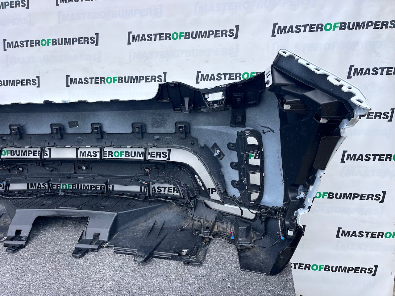 Land Rover Discovery R-dynamic Hse 2021-2024 Front Bumper 6 Pdc Genuine [p634]