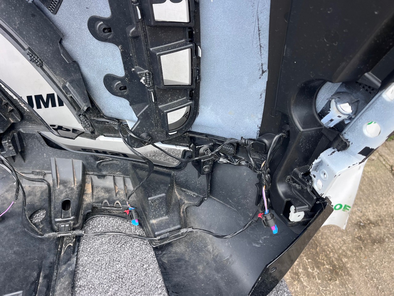 Land Rover Discovery R-dynamic Hse 2021-2024 Front Bumper 6 Pdc Genuine [p634]