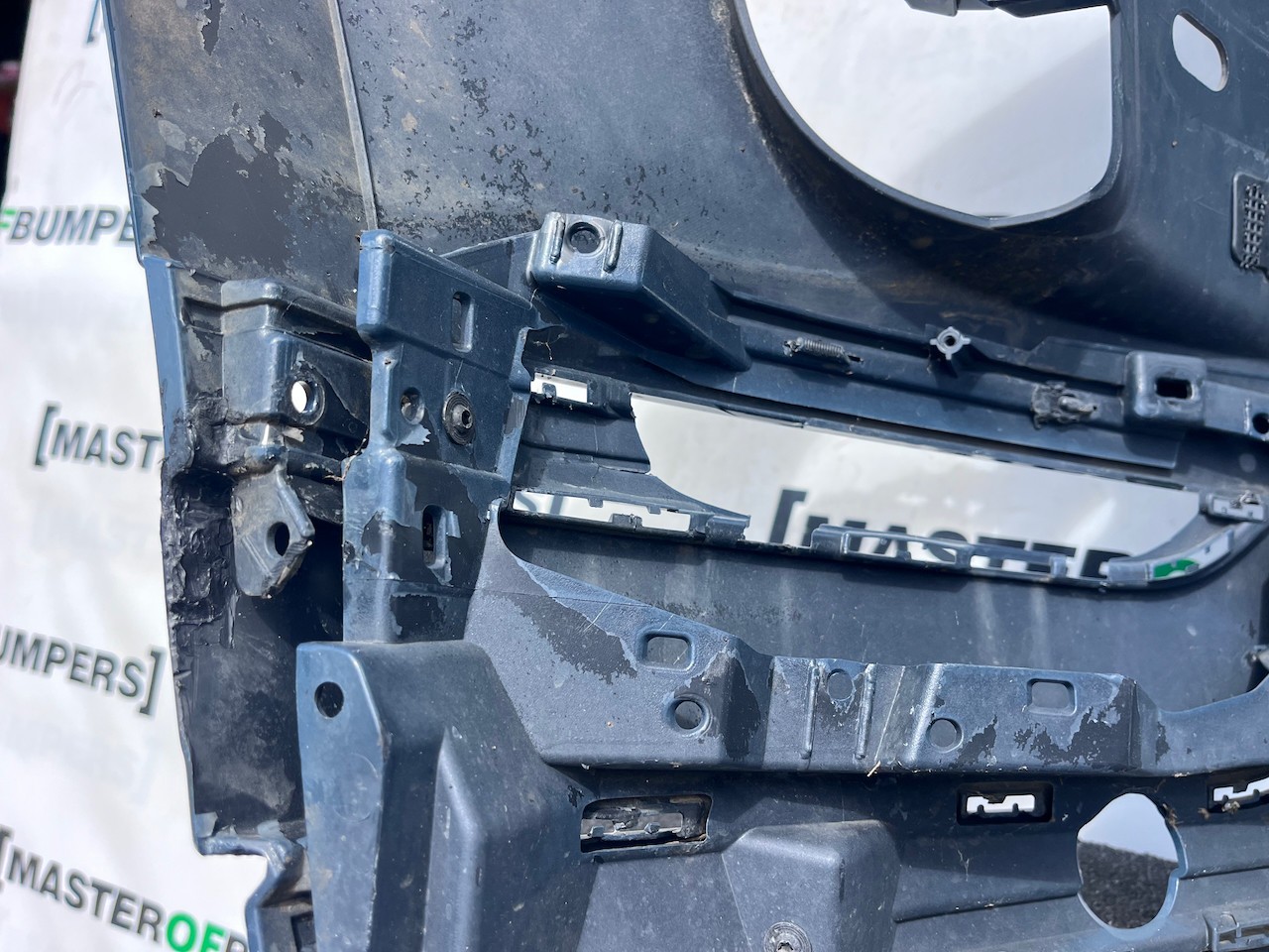 Range Rover Evoque R-dynamic Hse 2019-2024 Front Bumper 4 Pdc Genuine [p708]
