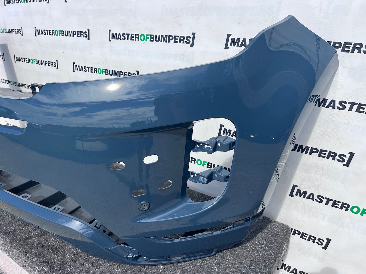 Range Rover Evoque R-dynamic Hse 2019-2024 Front Bumper 4 Pdc Genuine [p708]
