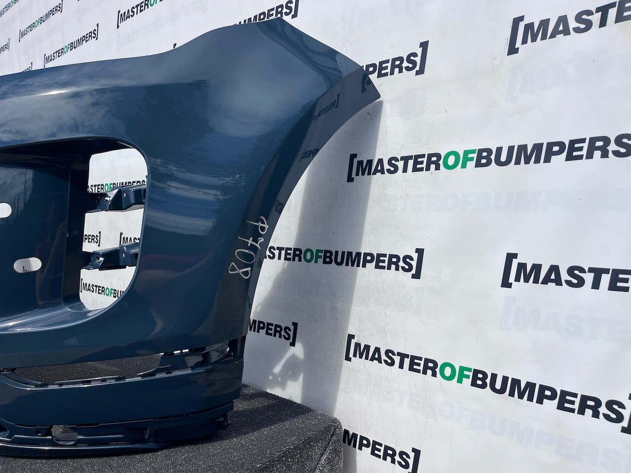 Range Rover Evoque R-dynamic Hse 2019-2024 Front Bumper 4 Pdc Genuine [p708]