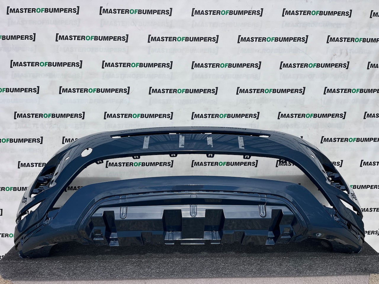 Range Rover Evoque R-dynamic Hse 2019-2024 Front Bumper 4 Pdc Genuine [p708]