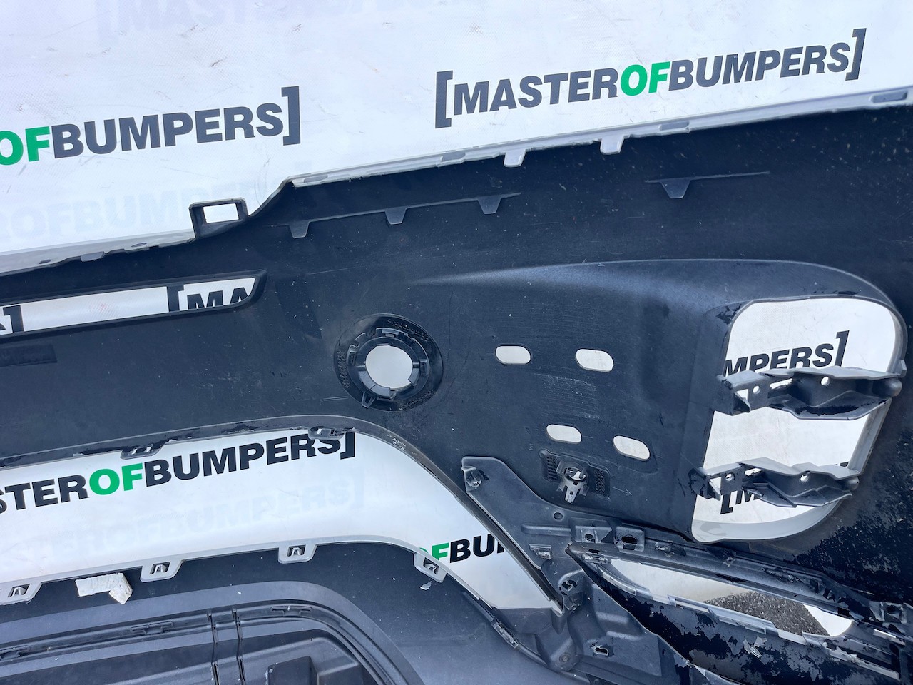 Range Rover Evoque R-dynamic Hse 2019-2024 Front Bumper 6 Pdc Genuine [p737]