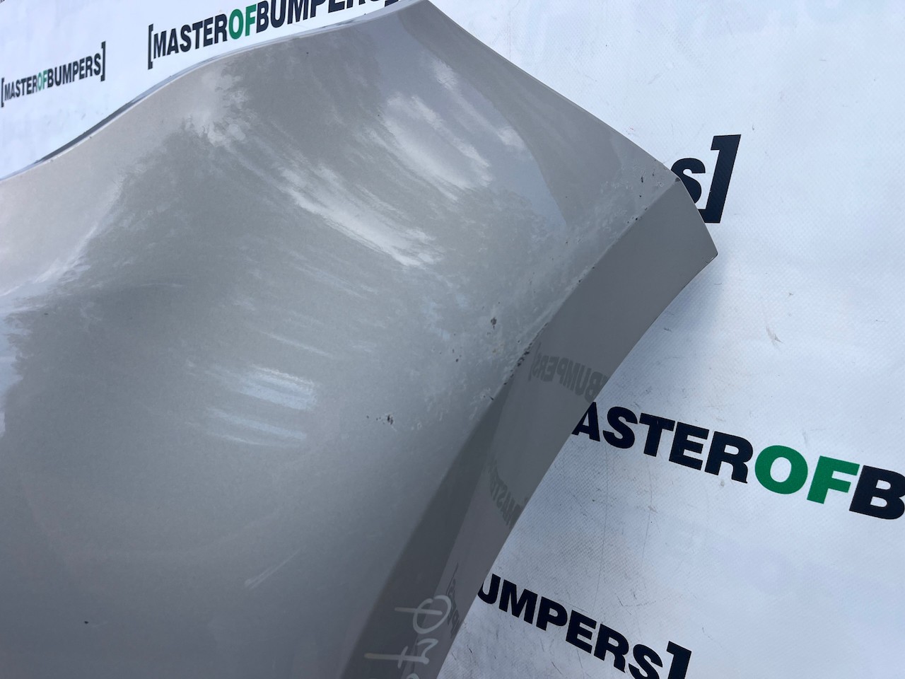 Range Rover Evoque R-dynamic Hse 2019-2024 Front Bumper 6 Pdc Genuine [p737]