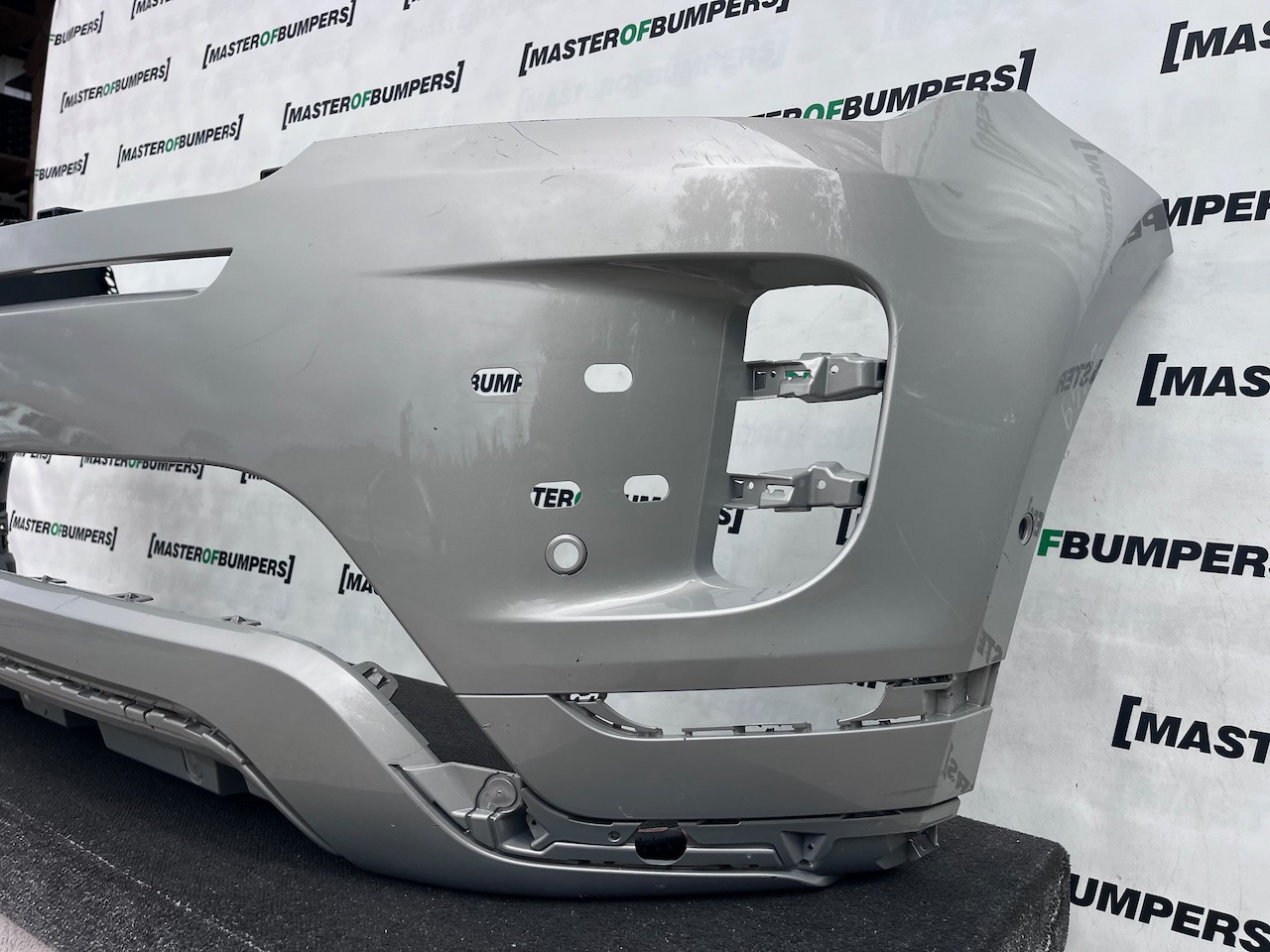Range Rover Evoque R-dynamic Hse 2019-2024 Front Bumper 6 Pdc Genuine [p749]