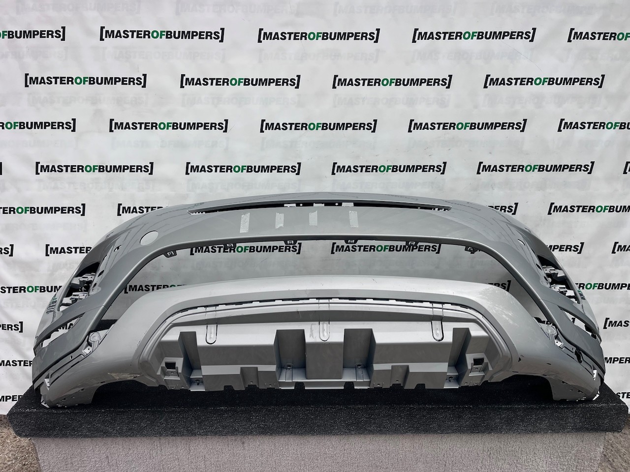 Range Rover Evoque R-dynamic Hse 2019-2024 Front Bumper 6 Pdc Genuine [p749]