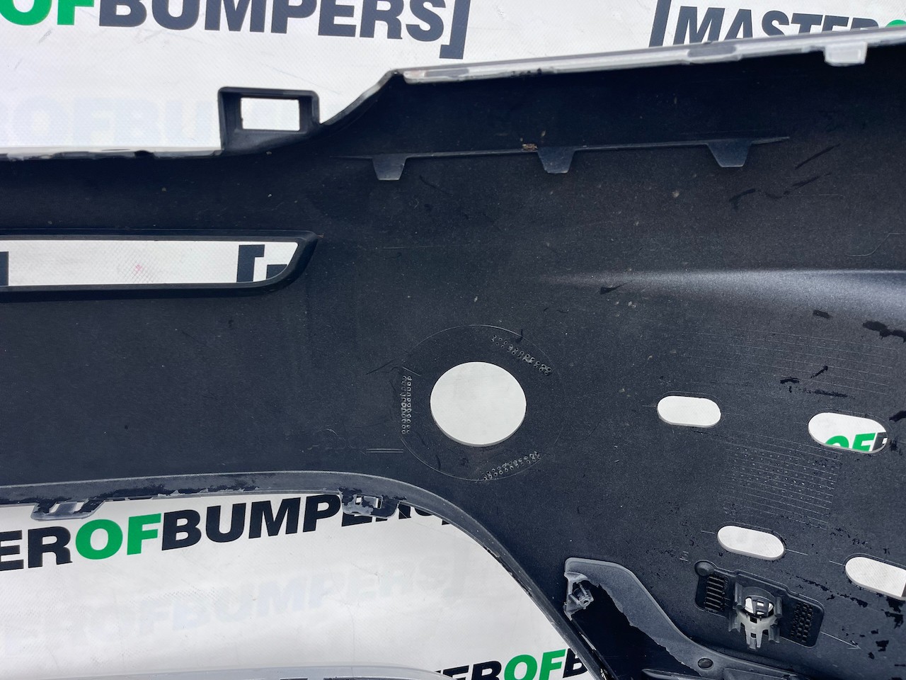 Range Rover Evoque R-dynamic Hse 2019-2024 Front Bumper 6 Pdc Genuine [p749]