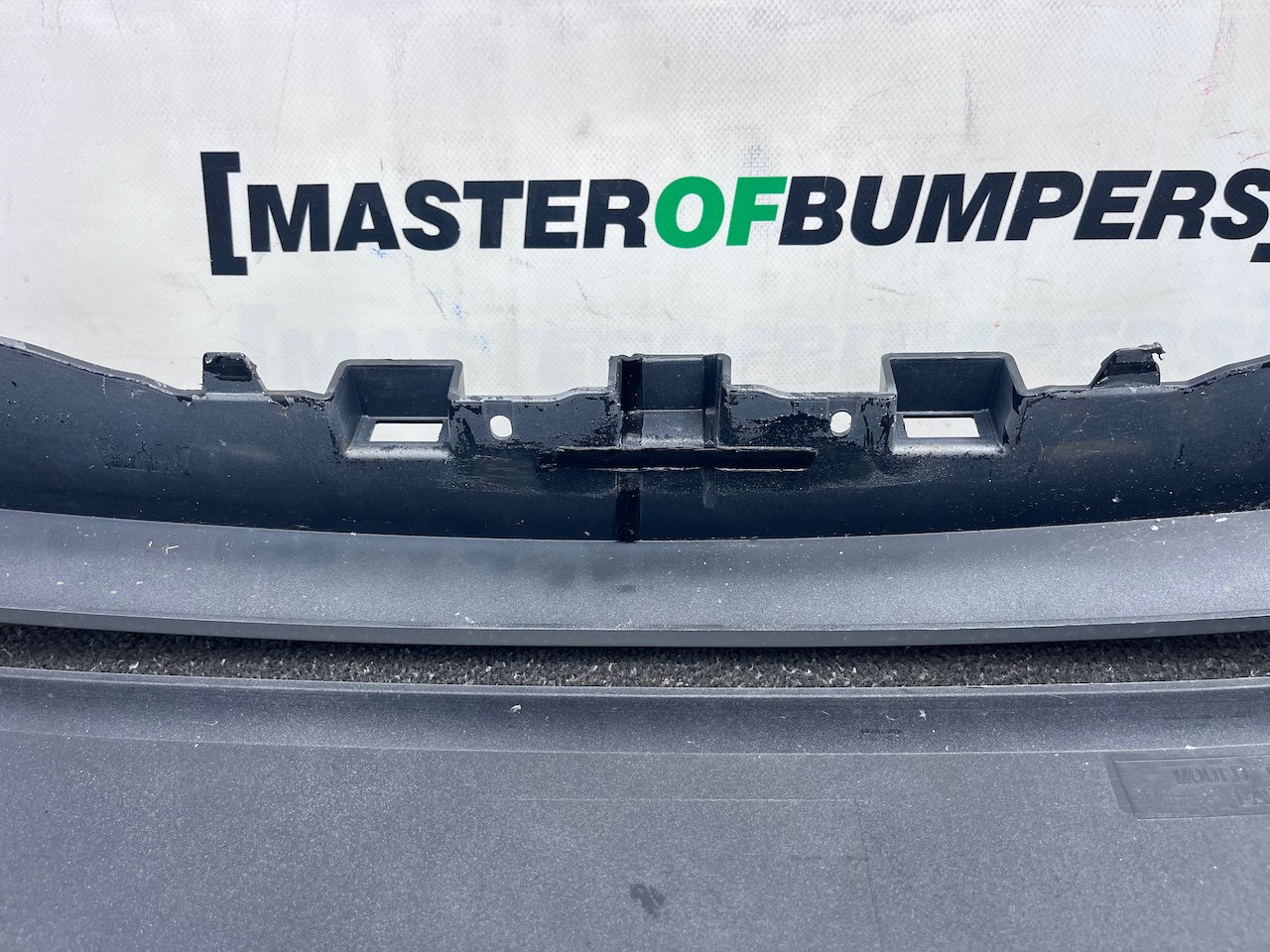 Range Rover Evoque R-dynamic Hse 2019-2024 Front Bumper 6 Pdc Genuine [p749]