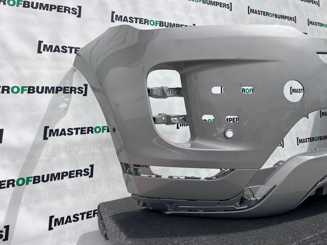 Range Rover Evoque R-dynamic Hse 2019-2024 Front Bumper 6 Pdc Genuine [p749]