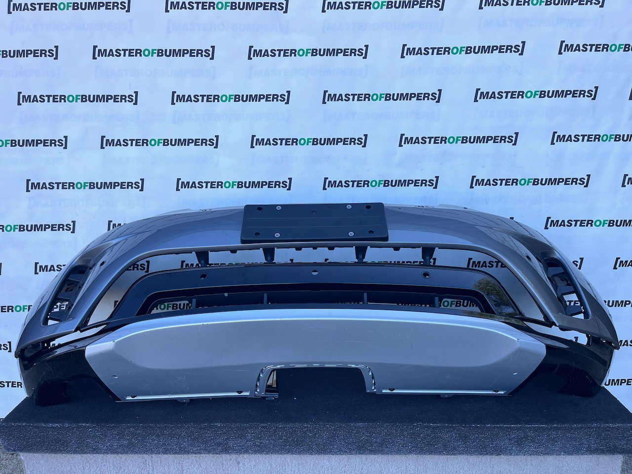Land Rover Discovery R-dynamic Hse 2021-2024 Front Bumper 6 Pdc Genuine [p618]