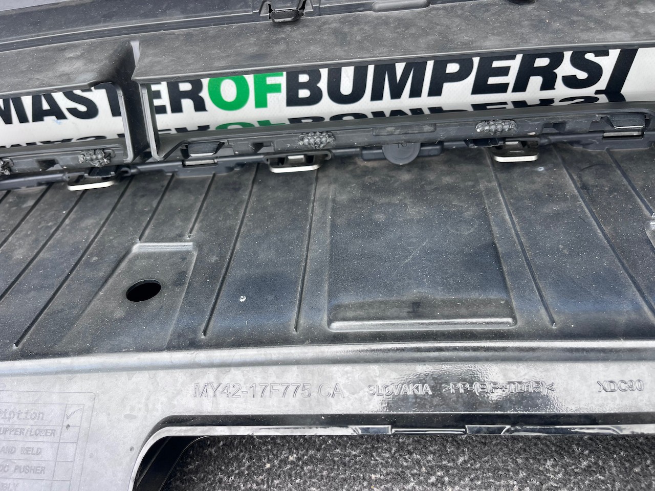 Land Rover Discovery R-dynamic Hse 2021-2024 Front Bumper 6 Pdc Genuine [p769]