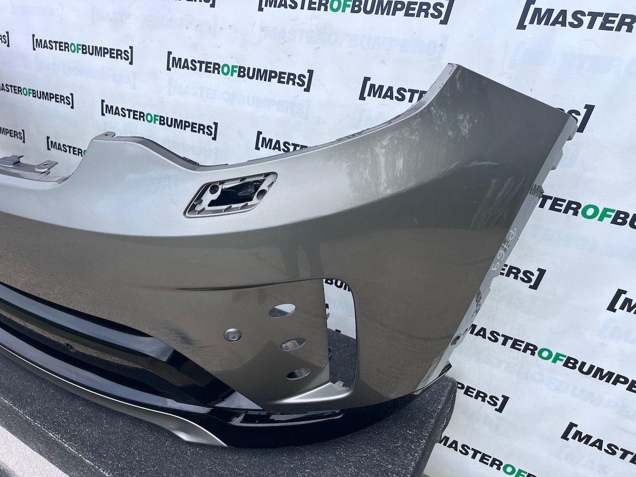 Land Rover Discovery R-dynamic Hse 2021-2024 Front Bumper 6 Pdc Genuine [p769]