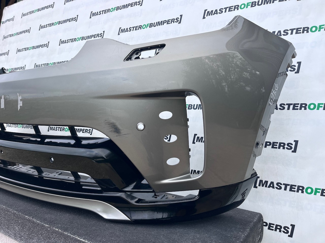 Land Rover Discovery R-dynamic Hse 2021-2024 Front Bumper 6 Pdc Genuine [p769]
