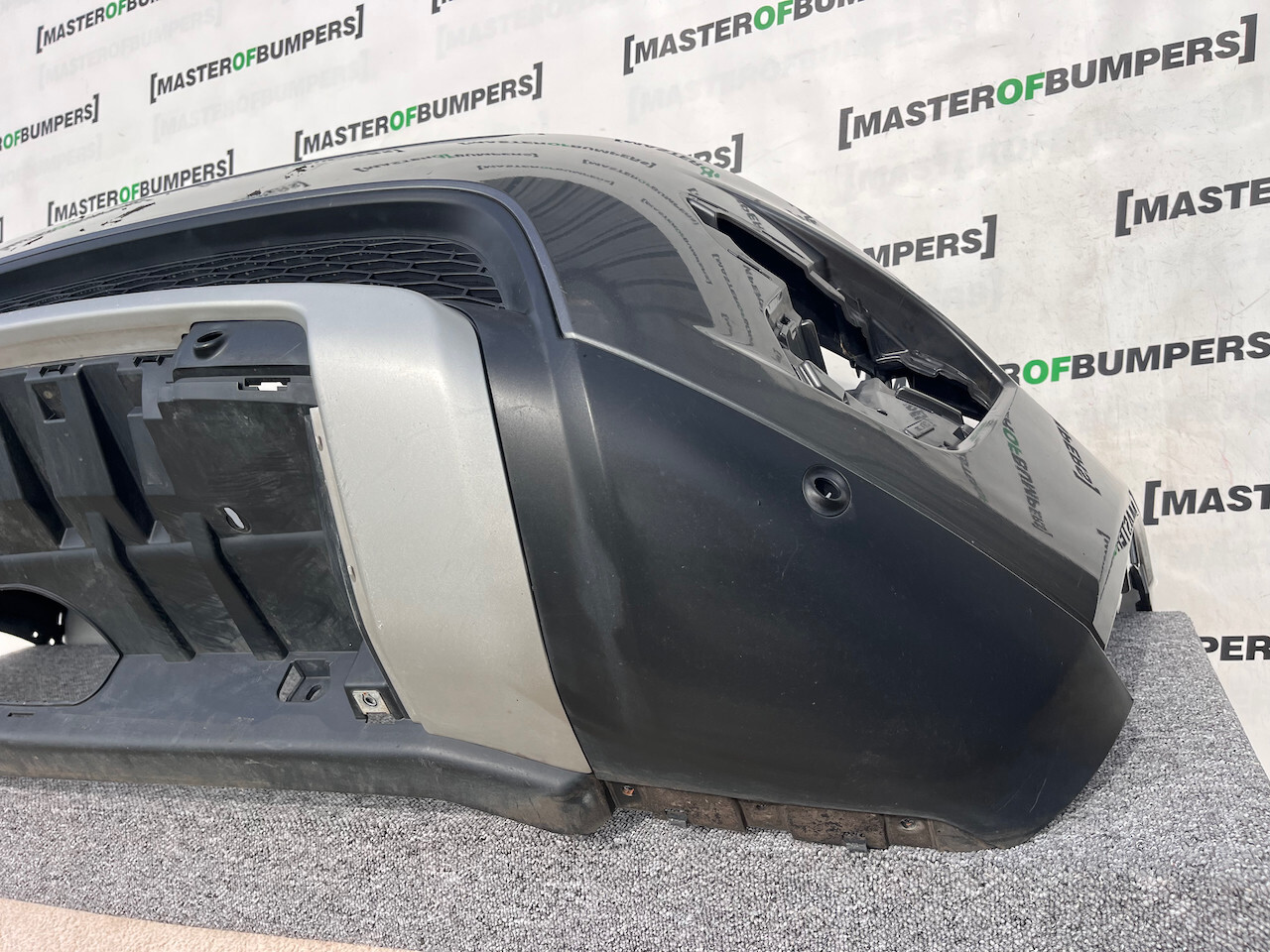 Land Rover Discovery Sport Hse 2015-2019 Front Bumper 4 Pdc +jets Genuine [p432]