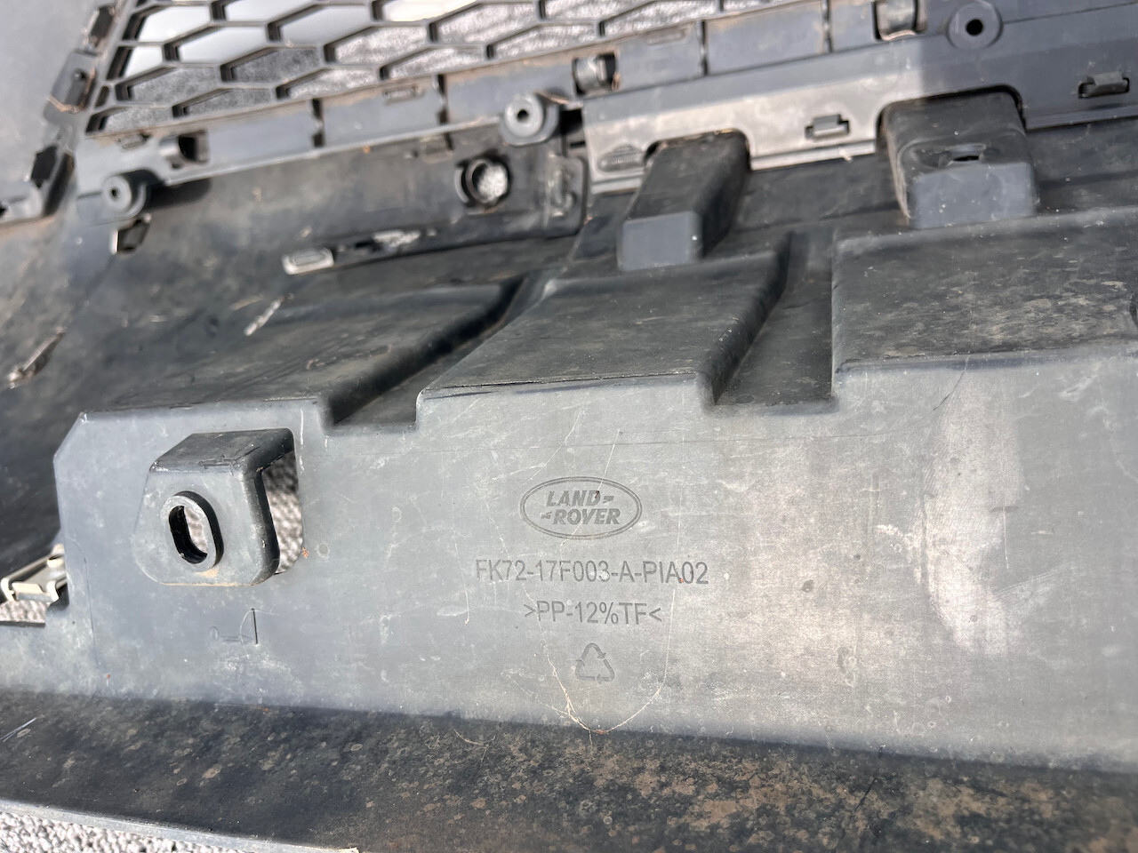 Land Rover Discovery Sport Hse 2015-2019 Front Bumper 4 Pdc +jets Genuine [p432]