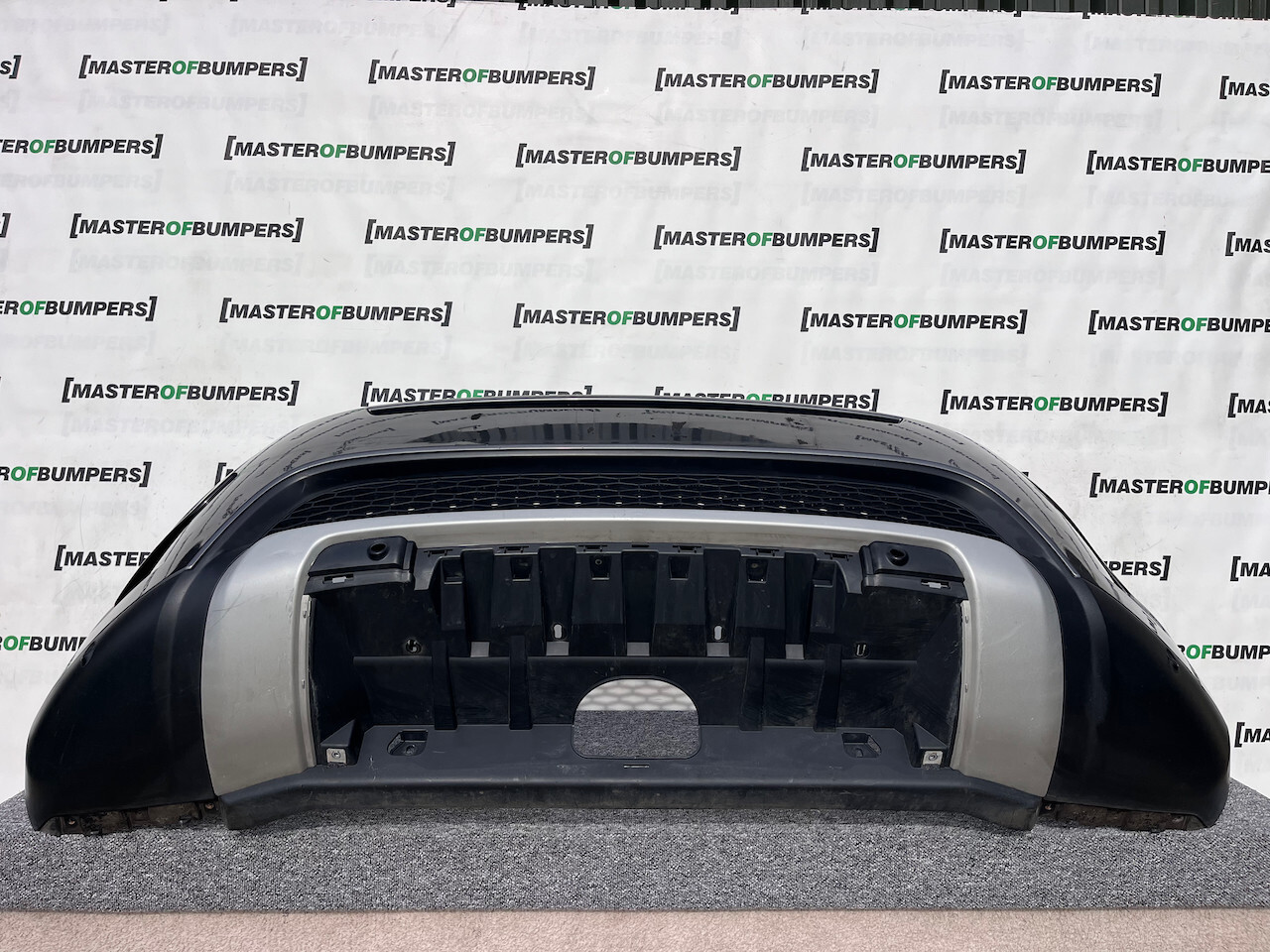 Land Rover Discovery Sport Hse 2015-2019 Front Bumper 4 Pdc +jets Genuine [p432]