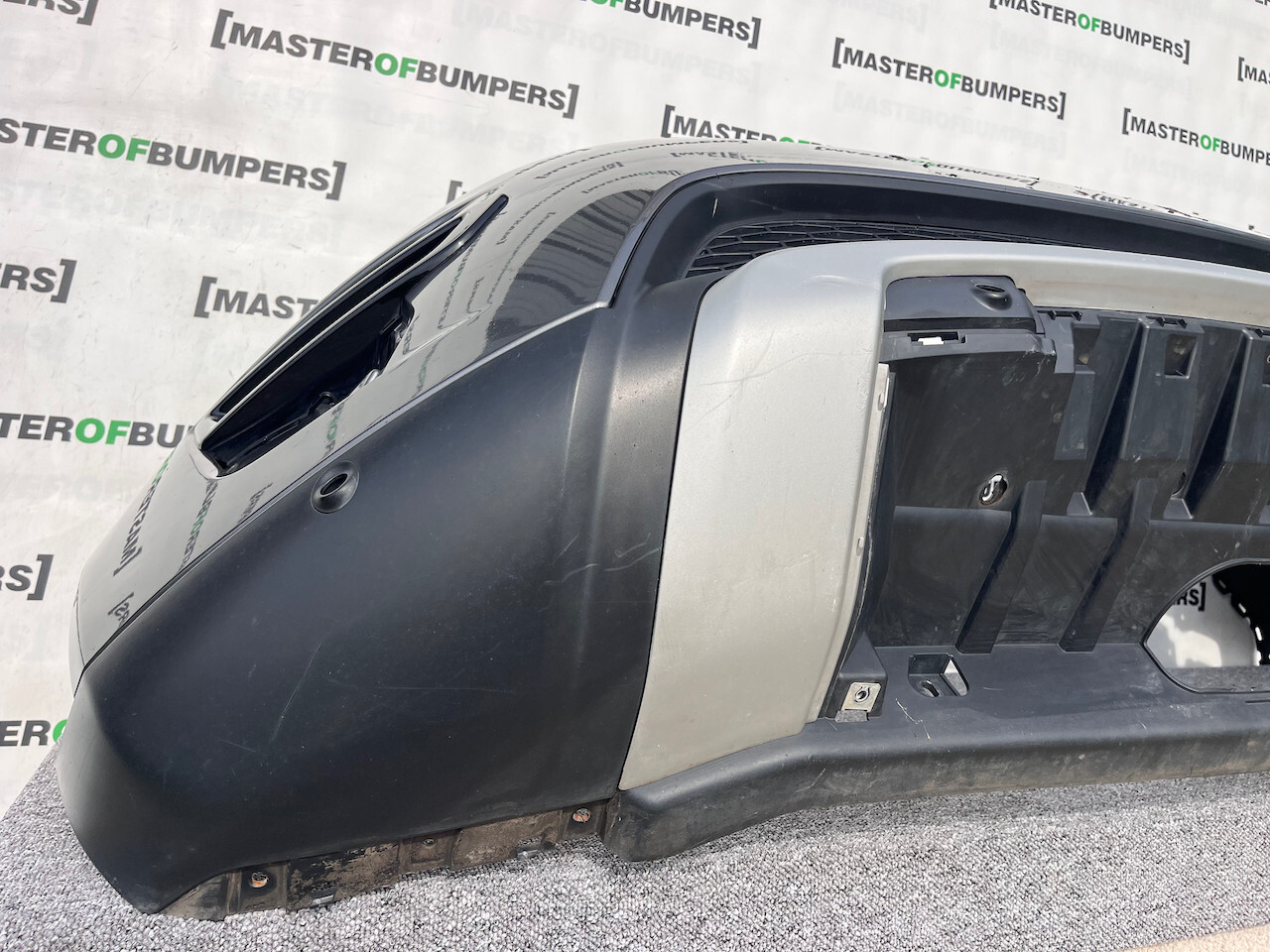 Land Rover Discovery Sport Hse 2015-2019 Front Bumper 4 Pdc +jets Genuine [p432]