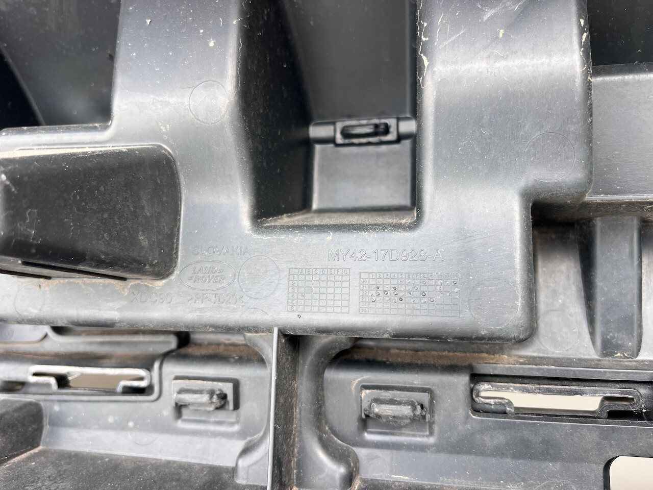 Land Rover Discovery R Dynamic Hse 2017-2023 Rear Bumper 6 Pdc Genuine [p463]