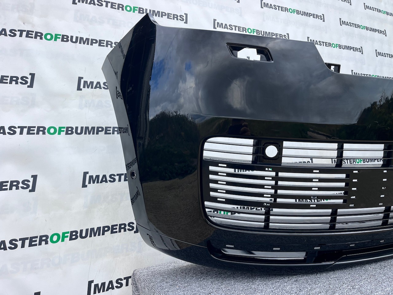 Range Rover Vouge Sv Autobiography 2021-2025 Front Bumper 6 Pdc Genuine [p484]