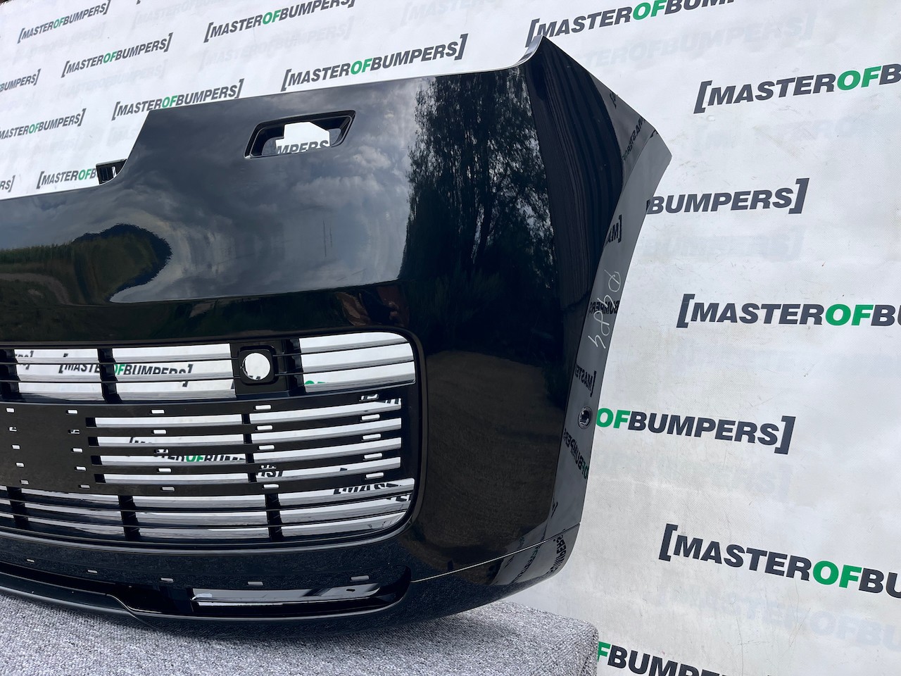 Range Rover Vouge Sv Autobiography 2021-2025 Front Bumper 6 Pdc Genuine [p484]