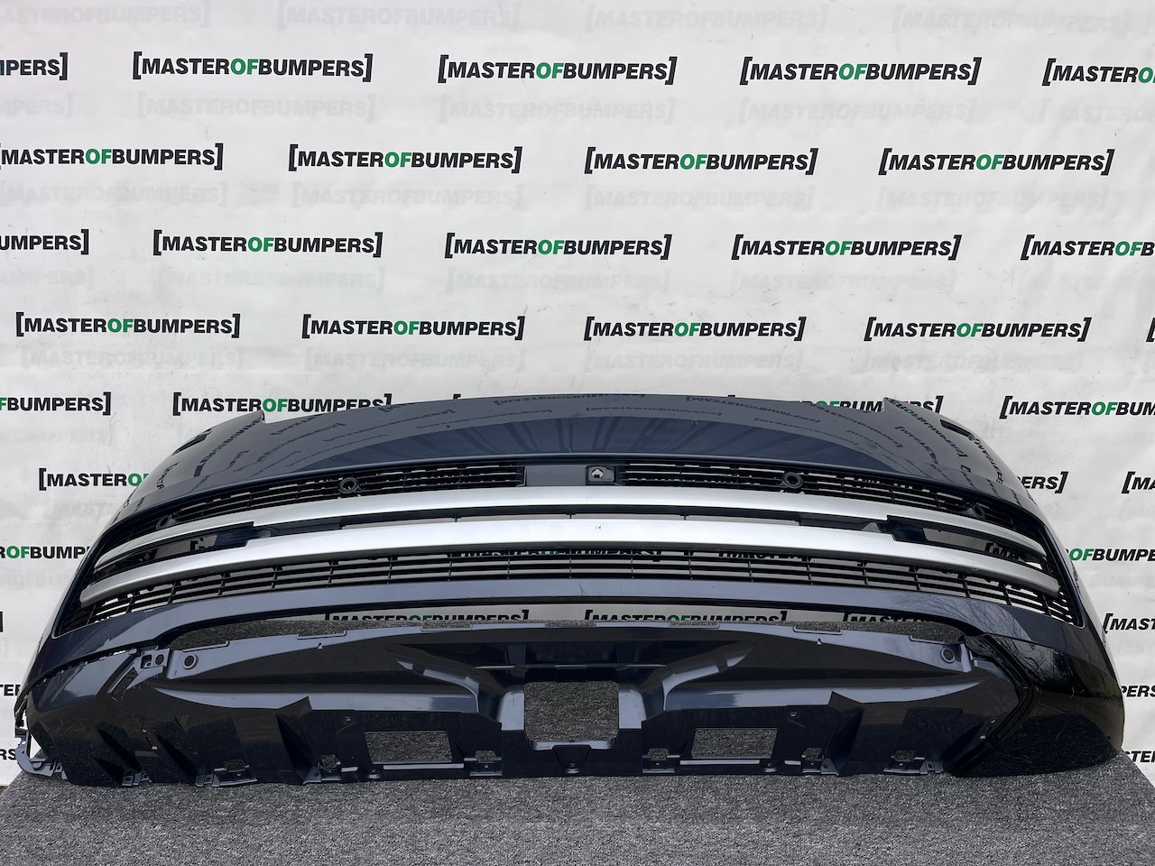 Range Rover Vouge Hse Autobiography 2022-2025 Front Bumper 6 Pdc Genuine [p560]