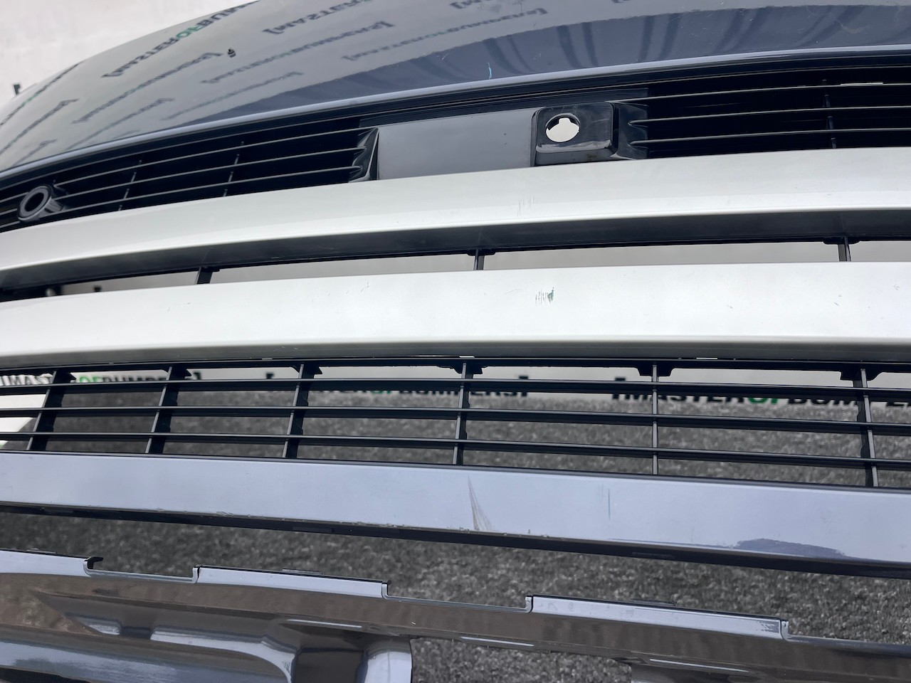 Range Rover Vouge Hse Autobiography 2022-2025 Front Bumper 6 Pdc Genuine [p560]