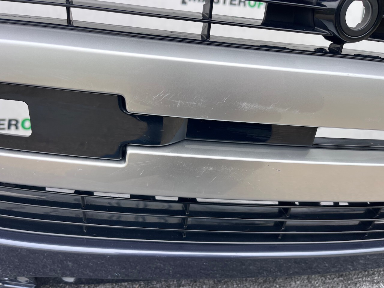 Range Rover Vouge Hse Autobiography 2022-2025 Front Bumper 6 Pdc Genuine [p560]