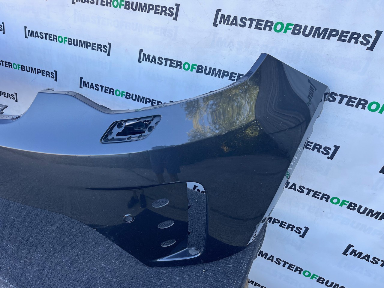 Land Rover Discovery R-dynamic Hse 2021-2024 Front Bumper 6 Pdc Genuine [p741]
