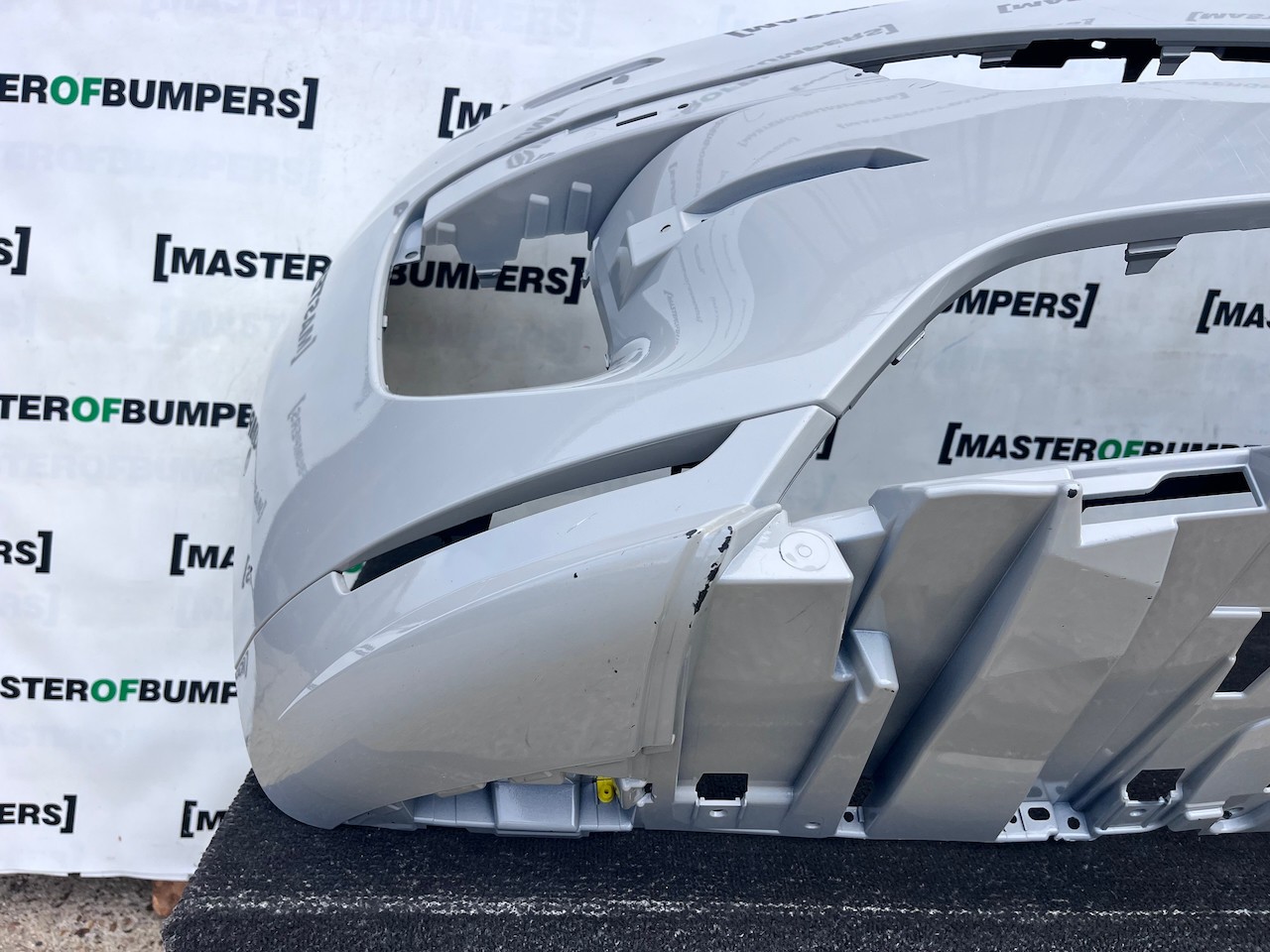 Range Rover Sport L461 Suv 2022-2025 Front Bumper 6 Pdc + Jets Genuine [p771]
