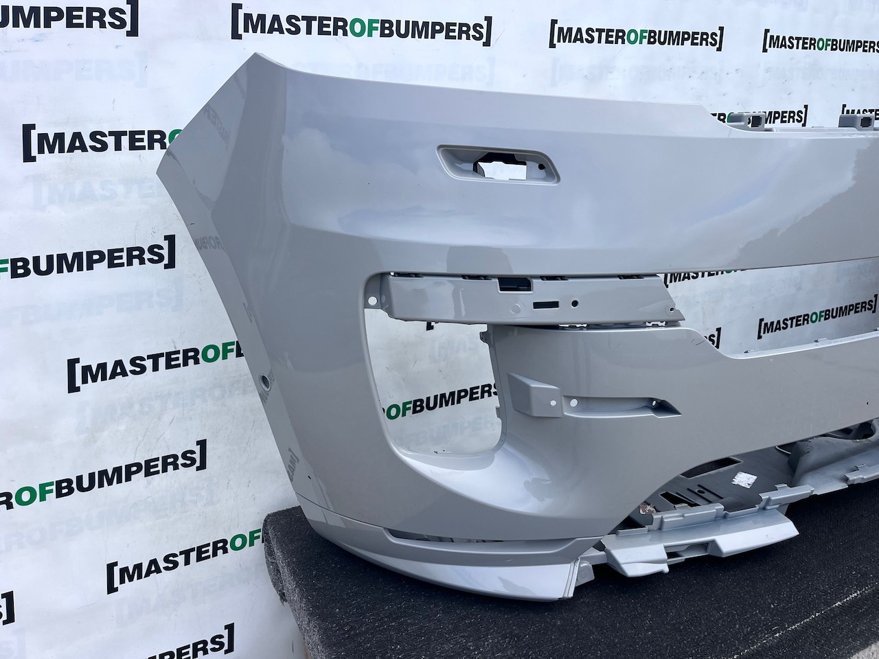 Range Rover Sport L461 Suv 2022-2025 Front Bumper 6 Pdc + Jets Genuine [p771]