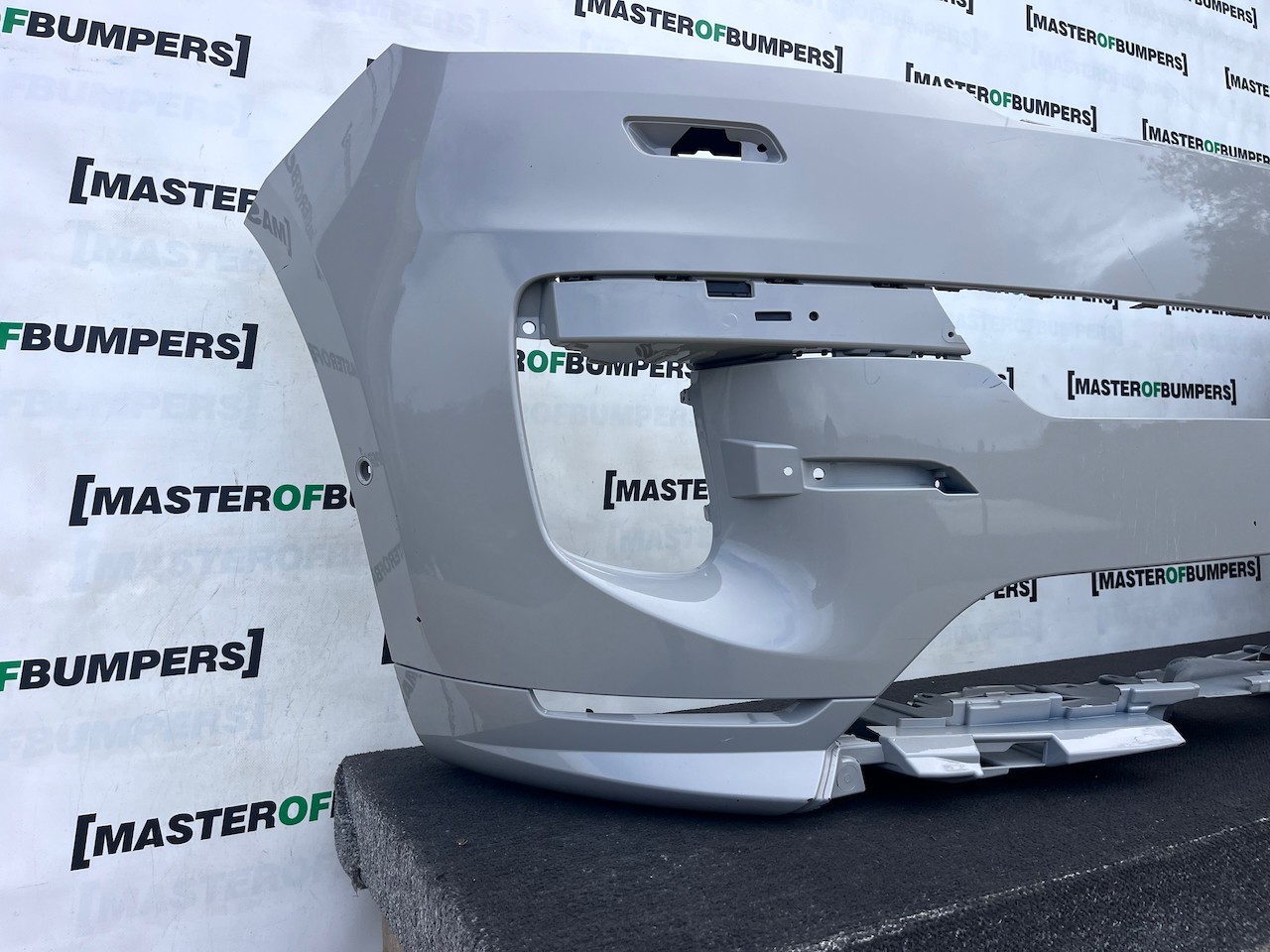 Range Rover Sport L461 Suv 2022-2025 Front Bumper 6 Pdc + Jets Genuine [p771]