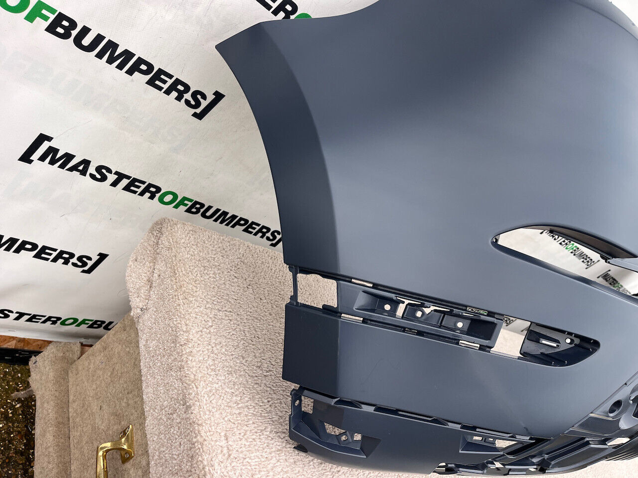 Range Rover Evoque R-dynamic Hse 2019-2023 Rear Bumper 4 Pdc Genuine [p350]