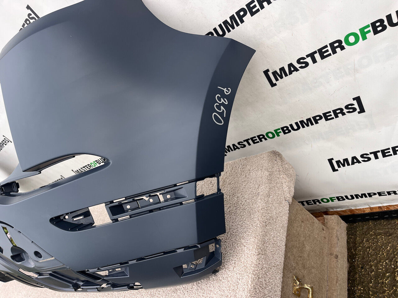 Range Rover Evoque R-dynamic Hse 2019-2023 Rear Bumper 4 Pdc Genuine [p350]