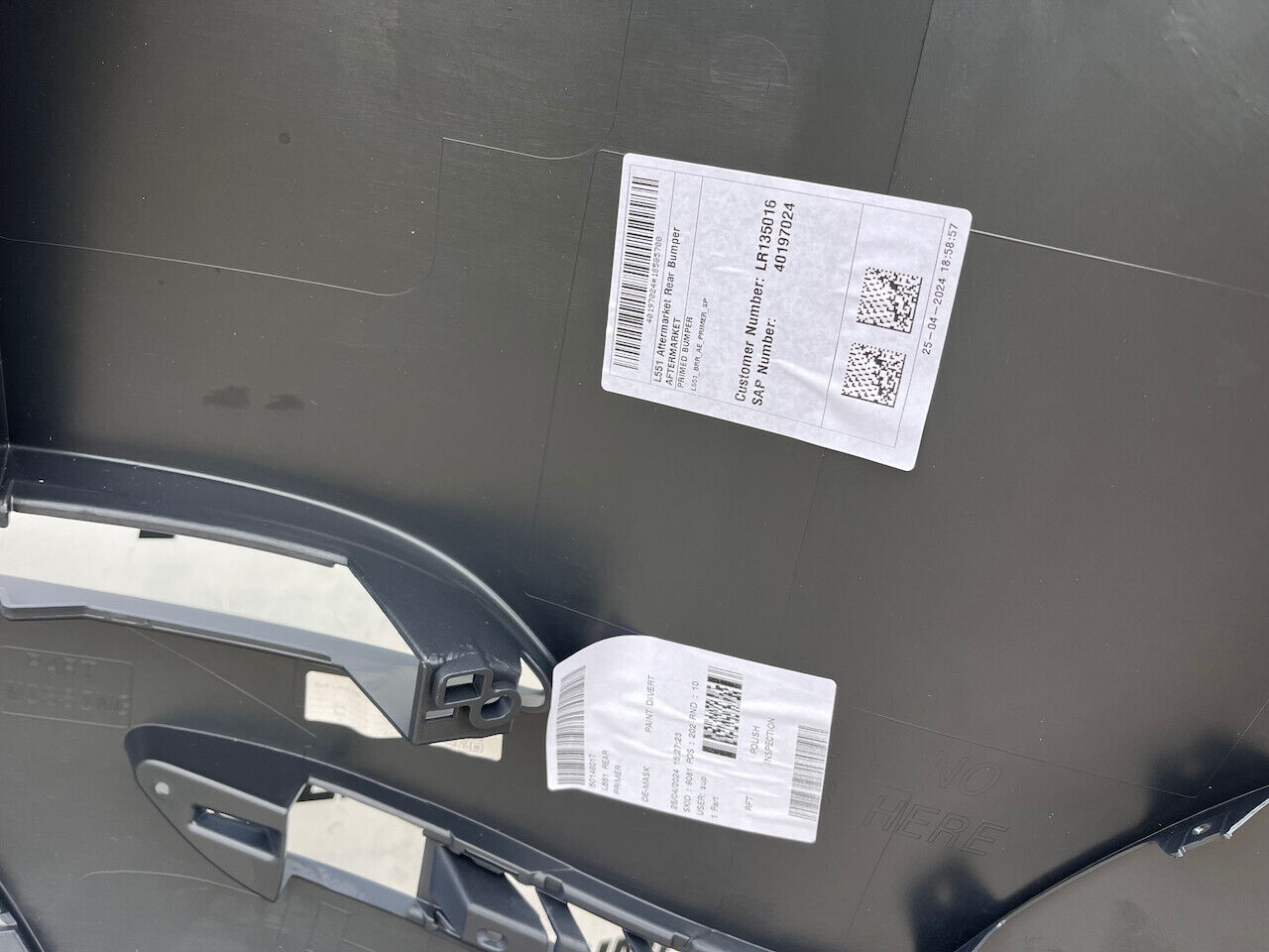 Range Rover Evoque R-dynamic Hse 2019-2023 Rear Bumper 4 Pdc Genuine [p350]