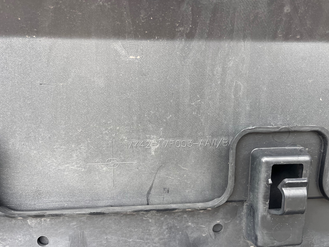 Land Rover Discovery R-dynamic Hse 2019-2022 Front Bumper 6 Pdc Genuine [p430]