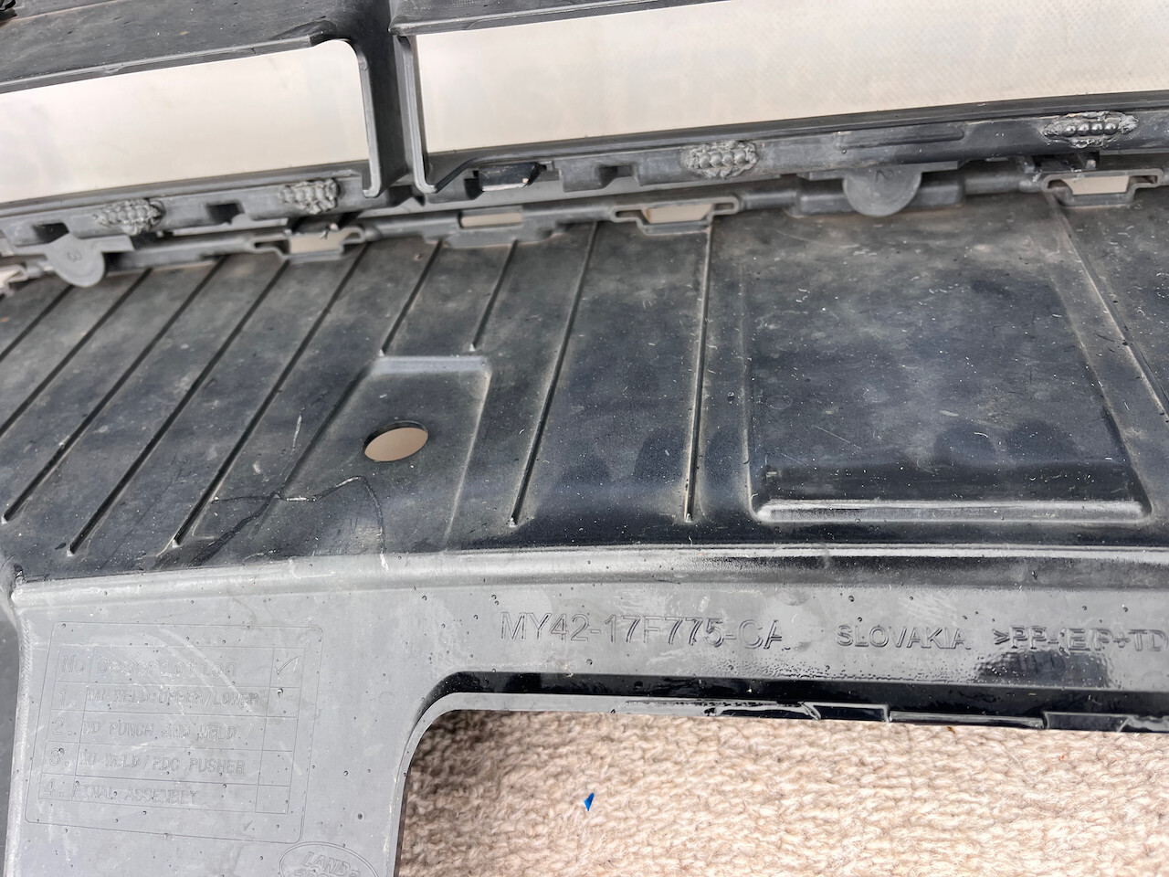 Land Rover Discovery R-dynamic Hse 2019-2022 Front Bumper 6 Pdc Genuine [p430]