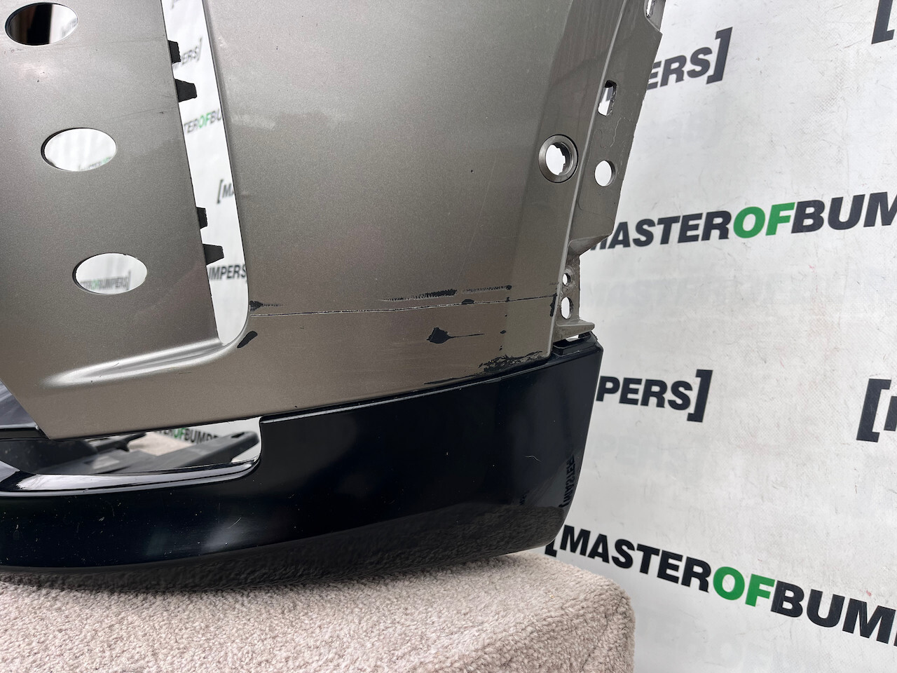 Land Rover Discovery R-dynamic Hse 2019-2022 Front Bumper 6 Pdc Genuine [p430]