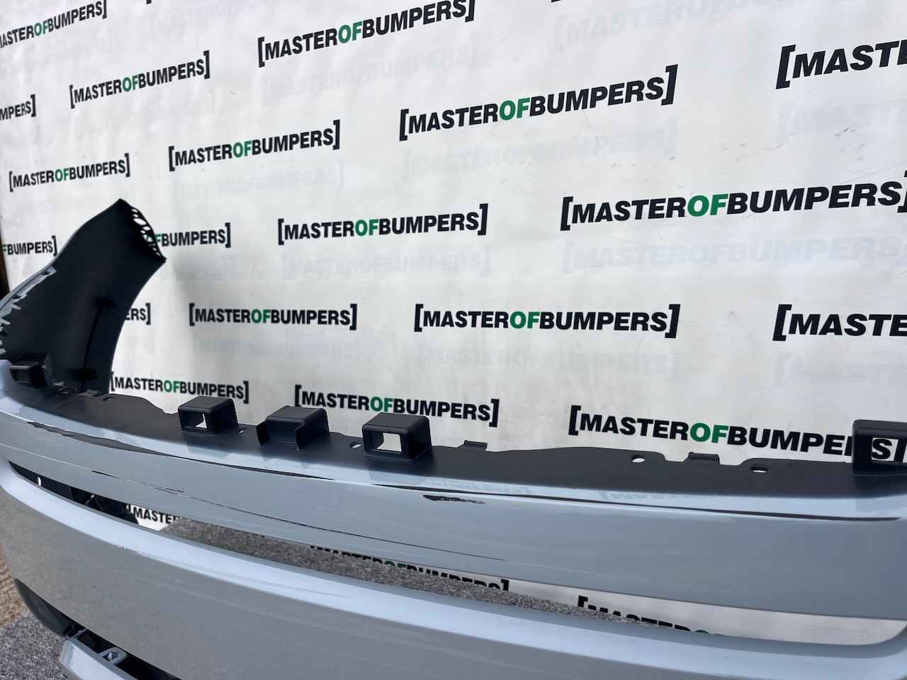 Range Rover Evoque R-dynamic Hse 2019-2024 Front Bumper 6 Pdc Genuine [p493]