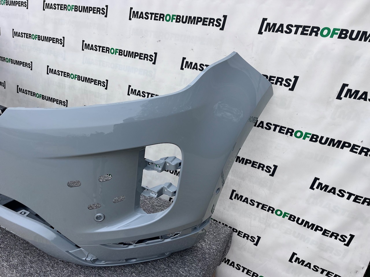 Range Rover Evoque R-dynamic Hse 2019-2024 Front Bumper 6 Pdc Genuine [p493]