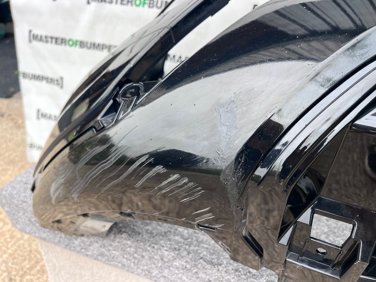 Range Rover Evoque R-dynamic Hse 2019-2024 Front Bumper 4 Pdc Genuine [p495]