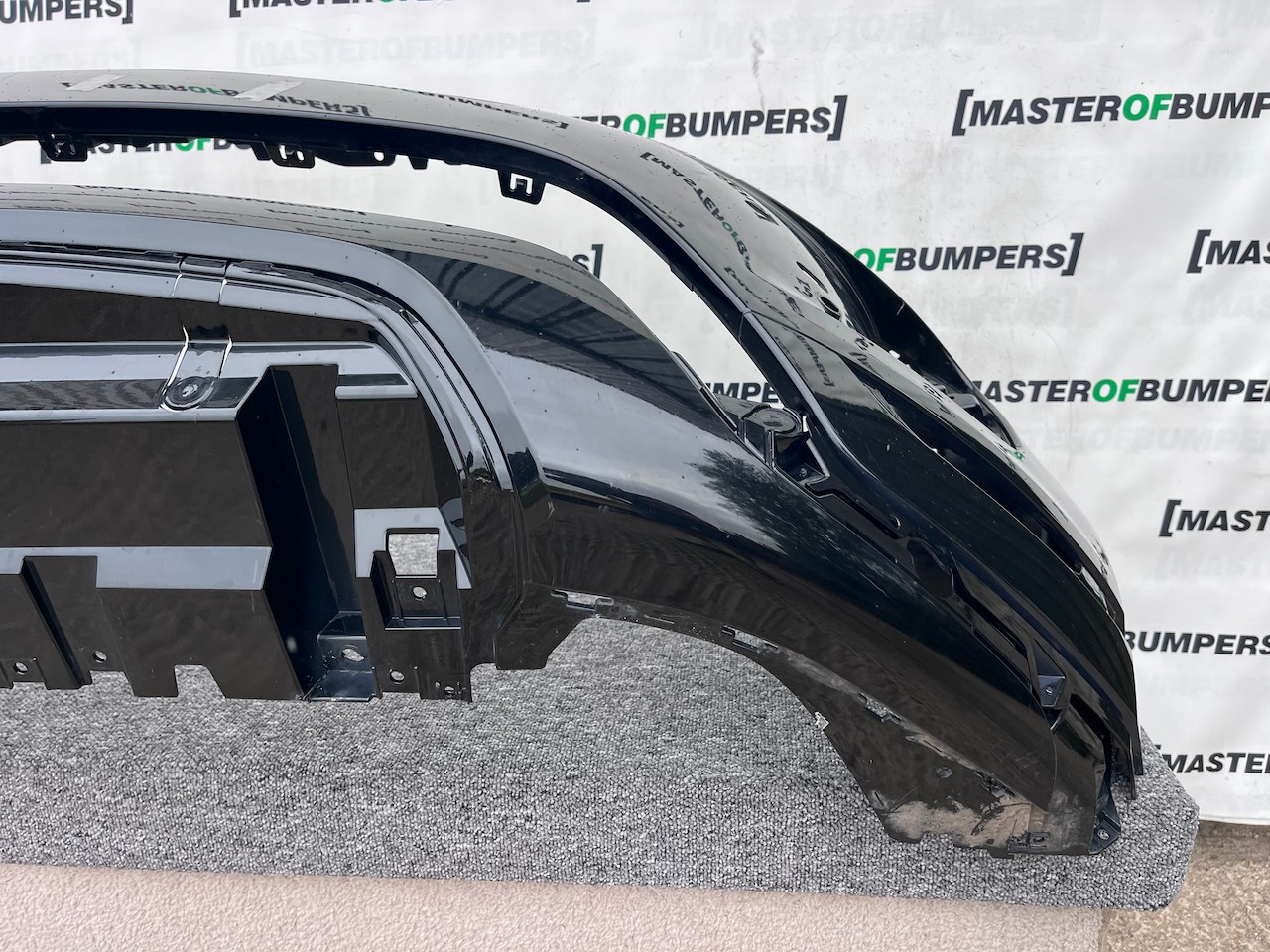 Range Rover Evoque R-dynamic Hse 2019-2024 Front Bumper 4 Pdc Genuine [p495]