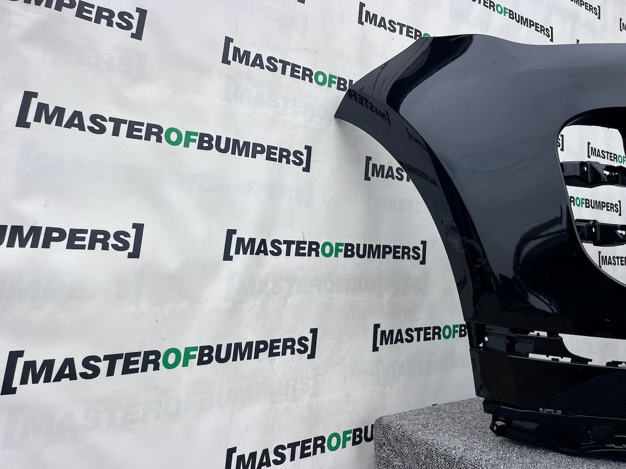 Range Rover Evoque R-dynamic Hse 2019-2024 Front Bumper 4 Pdc Genuine [p495]